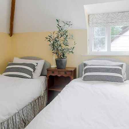 Adorable 2 Bedroom Guest House Hawkhurst Esterno foto