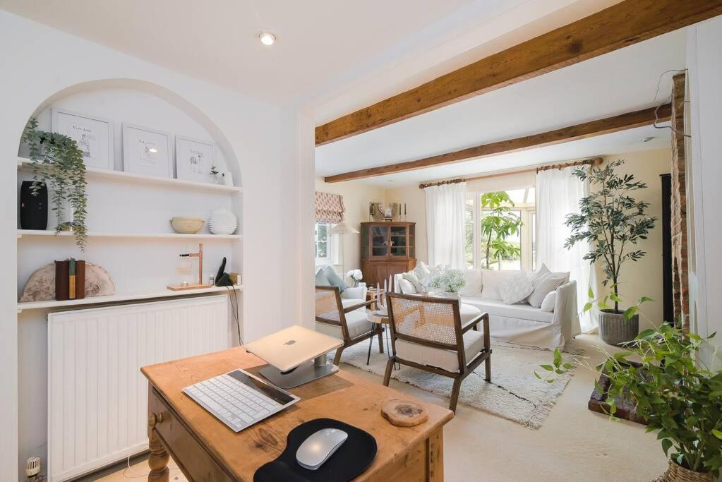 Adorable 2 Bedroom Guest House Hawkhurst Esterno foto