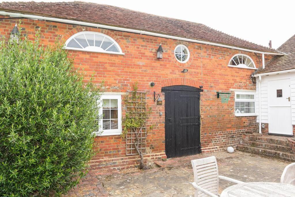 Adorable 2 Bedroom Guest House Hawkhurst Esterno foto